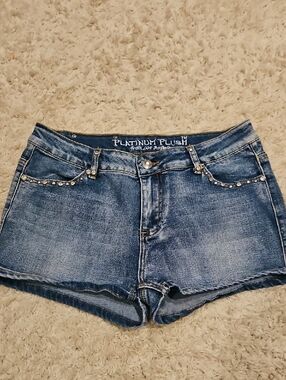 007p  Platinum Plush Women's Blue Rhinestone Denim Shorts